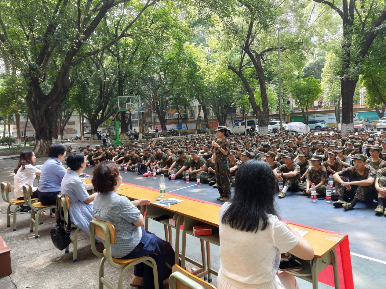 多方联动反诈进校园 共筑新生防骗“心”防线，人行公安携手邮储银行韶关市分行护航开学季